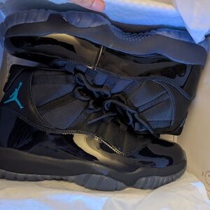 Air Jordan 11 Retro Gamma Sneakers